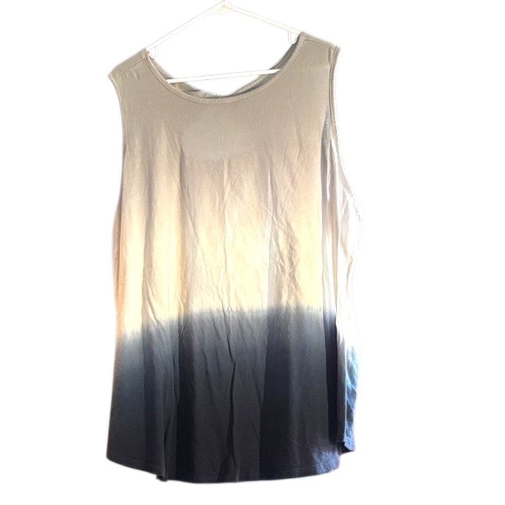 NWOT-Terra & Sky Ombre Tank Top - Gray and Black